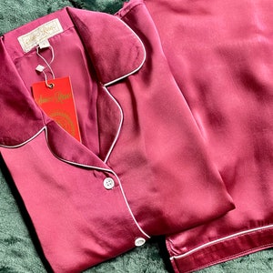 Women 22mm 100% silk blush pajama set