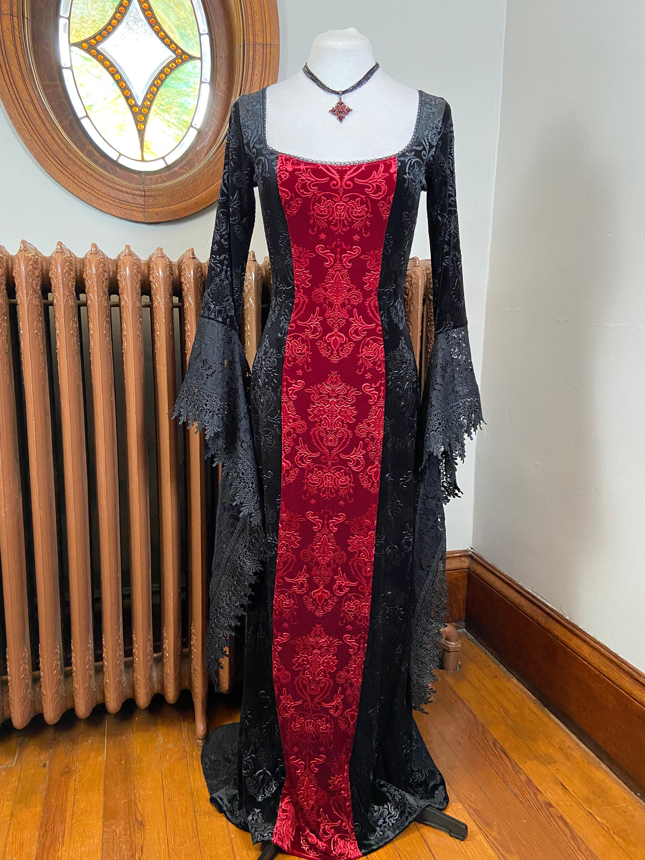 Oxfordshire Gown - Black and Red Embossed Velvet Gown With Lace Train -  Velvet Gothic Dress - Medieval Gown - Vampire Dress - Fantasy - Etsy