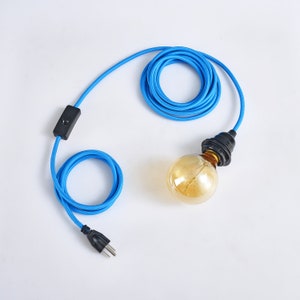 Lampada a sospensione BLU ELETTRICO con spina - Cavo da 15 piedi Lampada a sospensione portatile con paralume pronto per case in affitto e piante in crescita - Lampadina non inclusa
