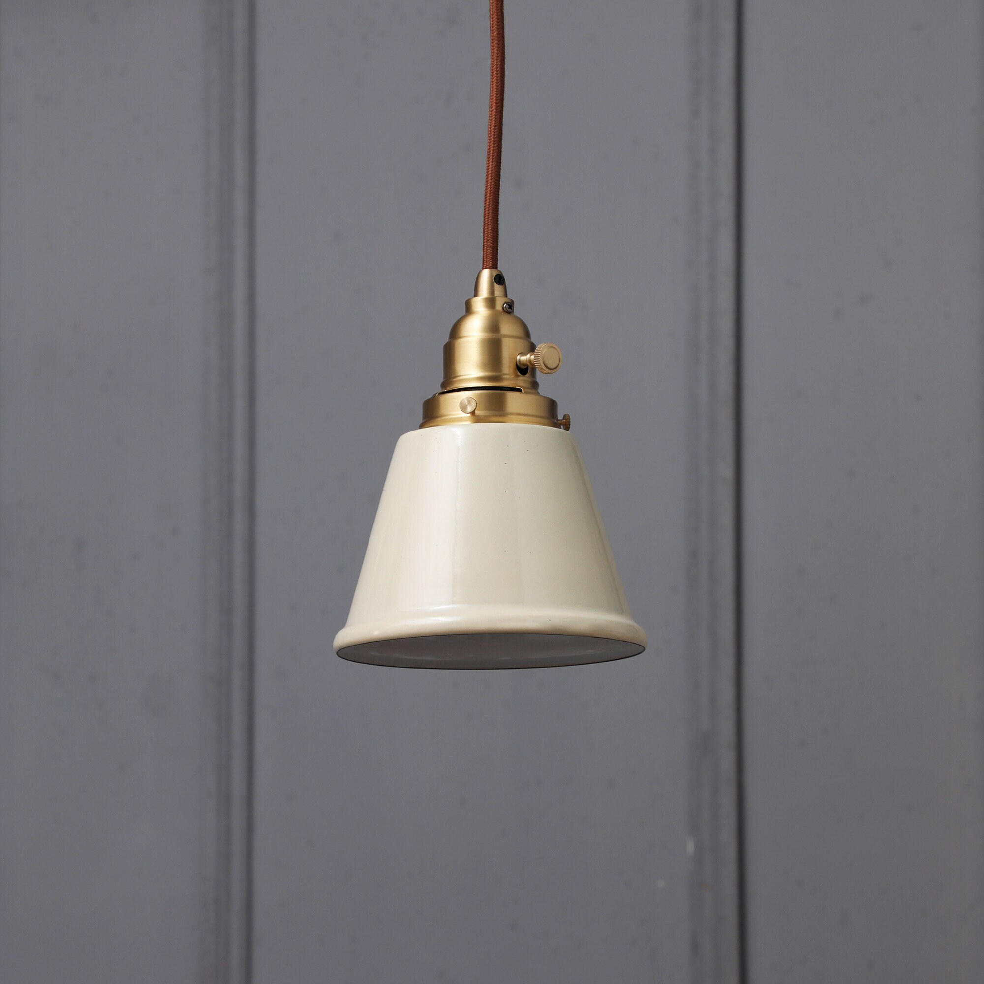 Beige Industrial Pendentif Luminaire - 5.5In Porcelaine Émail Lampe en Acier Ombre Lampe Salle à Man