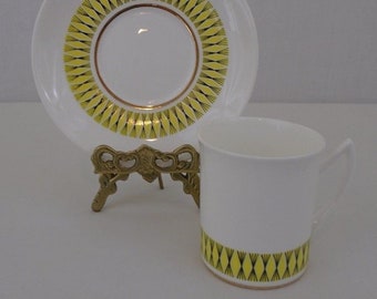 Elizabethan Calypso England Fine Bone China Cappuccino Cup and Saucer #1370