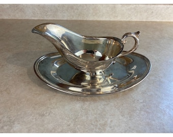 Leonard" Silver Plated Gravy/ Sauce Boat w/ Attached Underplate, 1930-1950