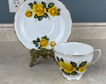 Ensemble tasse à thé et soucoupe en porcelaine de Chine rose jaune Royal Vale