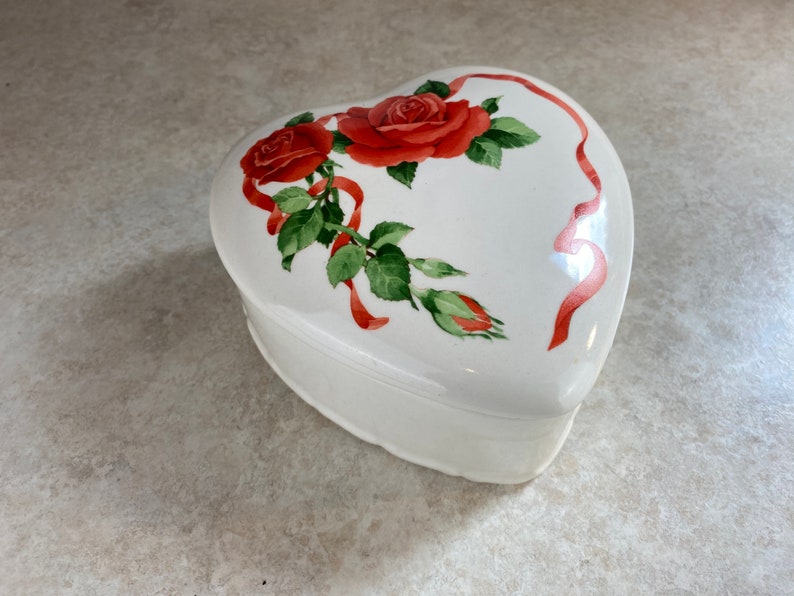 Teleflora Vintage 1984 Hearts & Roses Trinket Box for Dresser image 1