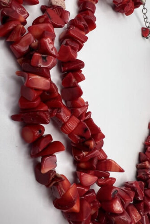 Vtg Natural Red Coral Necklace Triple 3 Strand Tw… - image 4