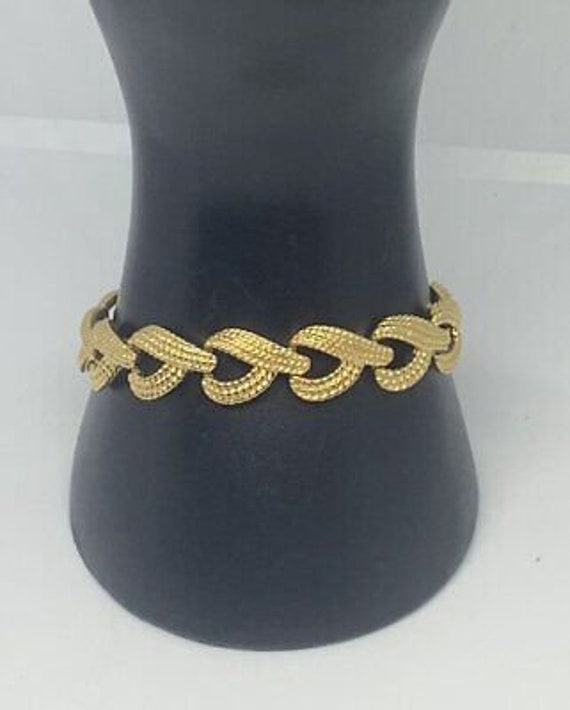 Vintage Napier Bold Gold Tone Bracelet Stunning De