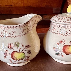 Vintage Johnson Bros. “Fruit Sampler” sugar bowl w/ lid & creamer jug set