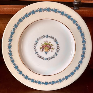 Vintage Wedgwood “Appledore” dinner plate