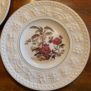 Set of 2 1938 Wedgwood “Palm” embossed bread/dessert plates