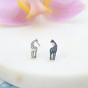 Giraffe stud earrings, cute little giraffe, baby stud earrings, giraffe lover gift, nature inspired, animal jewellery, best friend, sister