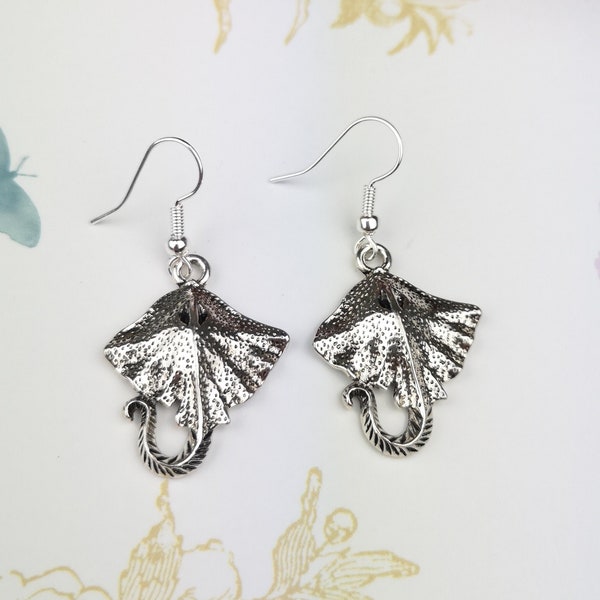 Manta ray earrings, cute earrings, stingray earrings, marine, biology, marine life, ocean lover gift, animal earrings, small gift