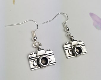 Camera earrings, photographer gift, photo earrings, geeky gifts, silver dangle drop earrings, teen girl gifts, travel photography, traveller