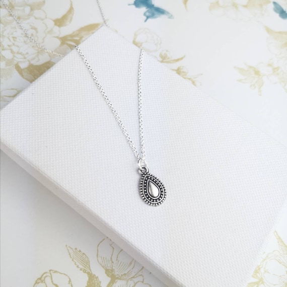 Simple Teardrop Silver Necklace for Women, Bridesmaid Gift, Mothers Necklace, Mother of The Bride Gift, Gift for Mom, Grandma Gift