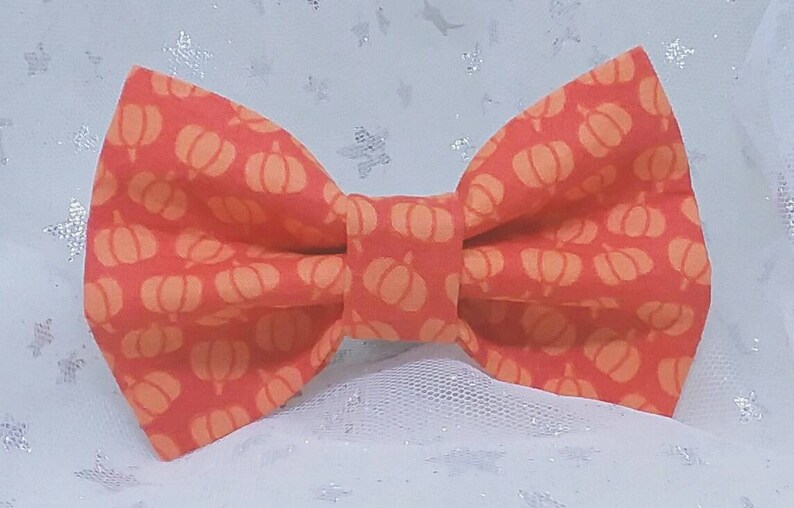 Orange with Lighter Orange Pumpkins Halloween DogCat Bow Tie