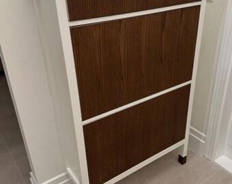 ヘムネス ドレッサー オーバーレイ、引き出し 1 個と扉 2 個付きの