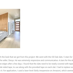 Puede incluir: Una sala de estar con un sof&aacute; seccional blanco, una mesa de caf&eacute; y una pared con paneles de madera. La pared est&aacute; pintada de un color marr&oacute;n claro y los paneles de madera son de un color marr&oacute;n m&aacute;s oscuro. El suelo es de madera clara. La habitaci&oacute;n est&aacute; bien iluminada y hay un ventilador de techo en la esquina de la habitaci&oacute;n.