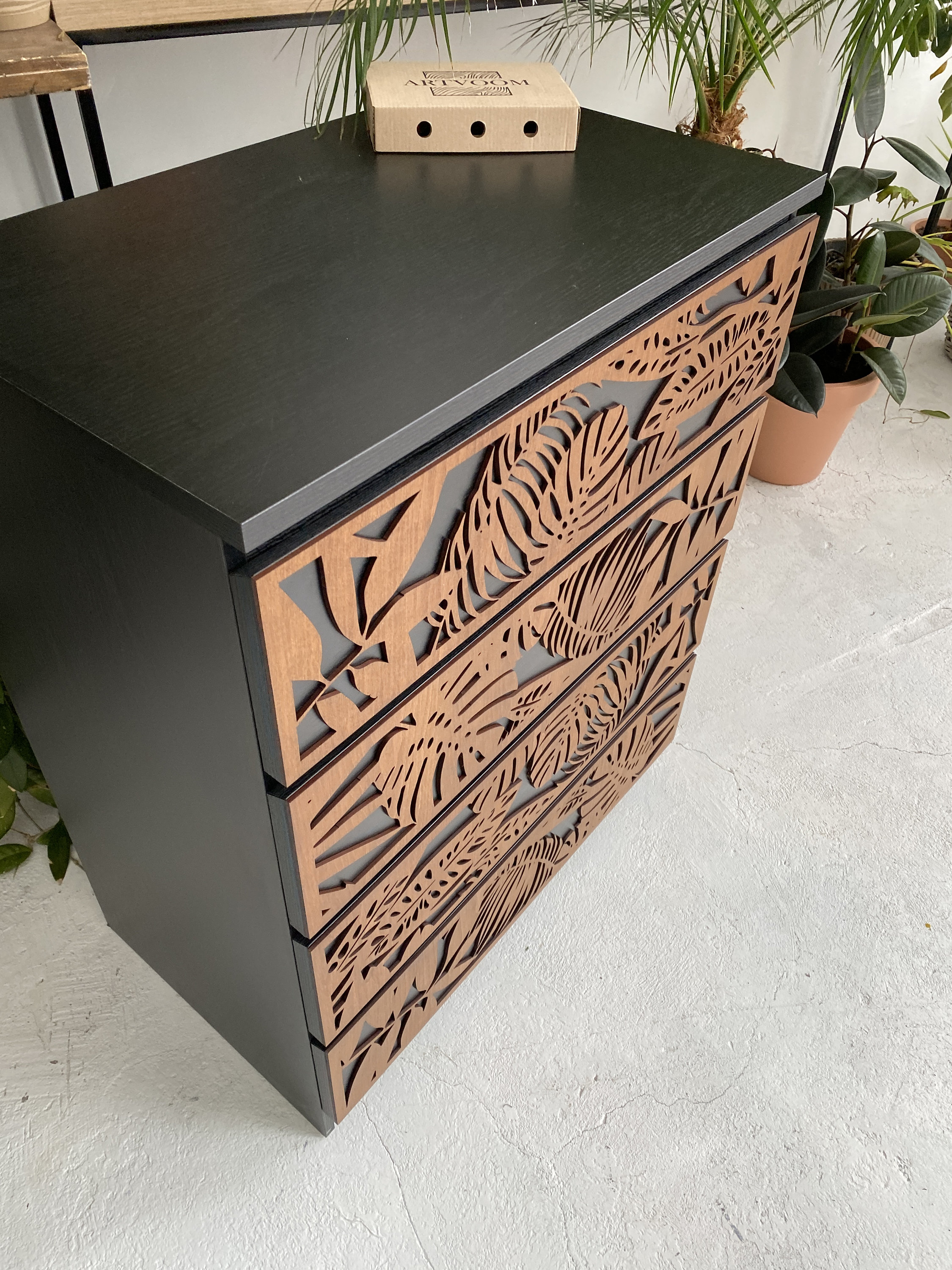 IKEA MALMドレッサー用スタイリッシュなモンステラデコレーション