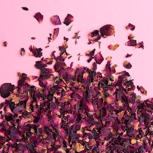Natural confetti | Flower confetti | Petal confetti | Biodegradable confetti | Dried flowers | Dried red rose petals