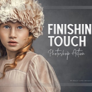 Può includere: Una ragazza giovane con lunghi capelli rossi ricci indossa una corona di fiori bianchi e un vestito bianco. Il testo "FINISHING TOUCH Photoshop Action" è visualizzato in lettere bianche su uno sfondo grigio.