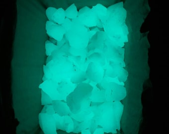 Natural Luminous Stone Gravels/UnPolished Luminous Chips/Jewelry Making/Garden Quartz Crystal/Blue Sheen In the Dark/Around 3-5mm/15-30mm