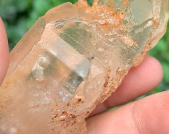 Cristal natural Fenster Nirvana del Himalaya/Espécimen de cuarzo Nirvana crudo/Cristal clave/Cristal Fenster/cristal grabado en agua 67g 64*35*25mm