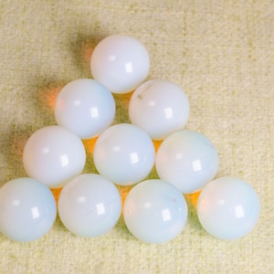 Opalite Sphere Polished White Stone Ball Natural Gemstone Aphere/Jewelry Making/Miners Specimen/Size Approx: 20 mm