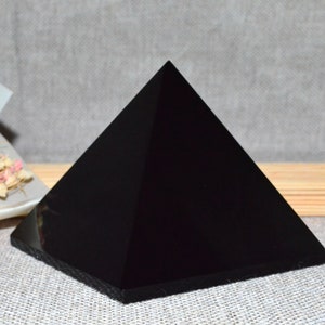 3.92*3.92*3.36inches Obsidian Pyramid,Energy Concentration,Meditation,Release Energy,Chakra Convergence,Crystal Pyramid,Muladhara