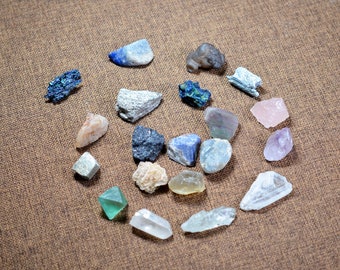 Beginners Crystal Kit, 20 pcs - Healing Crystal Sets/All Natural Chakra Crystal/Rough Tumbled Raw Stone/Random 20