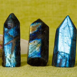 Labradorite Tower Polished Spectrolite Point Natural Gemstone Tower / Fabrication de bijoux / Spécimen de mineurs / 40 ~ 50MM /