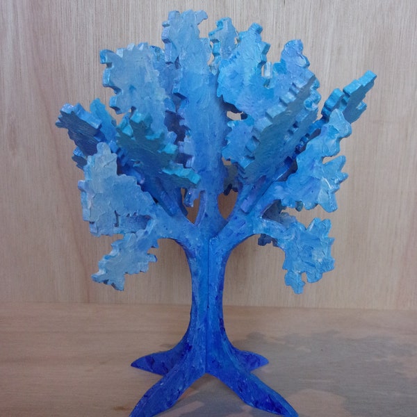 Arbre en bois bleu