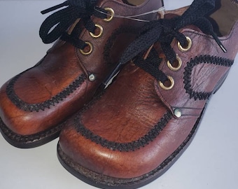 Thom mcan deals walking shoes