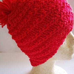 Vintage 1960s Red Knit Pom Pom Beanie Winter Ski Hat NICE!