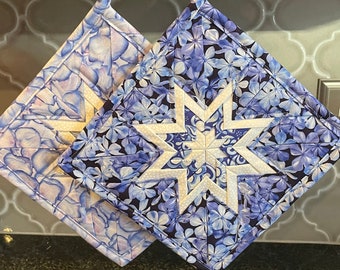 Periwinkle Folded Star Quilted Hot Pad Set