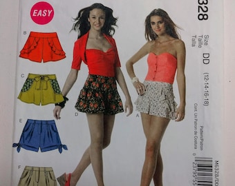 Misses' flared shorts size 14 and 18