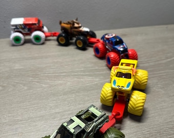 Monster Jam Truck Couplers - 4-Pack Snap-On Train Connectors