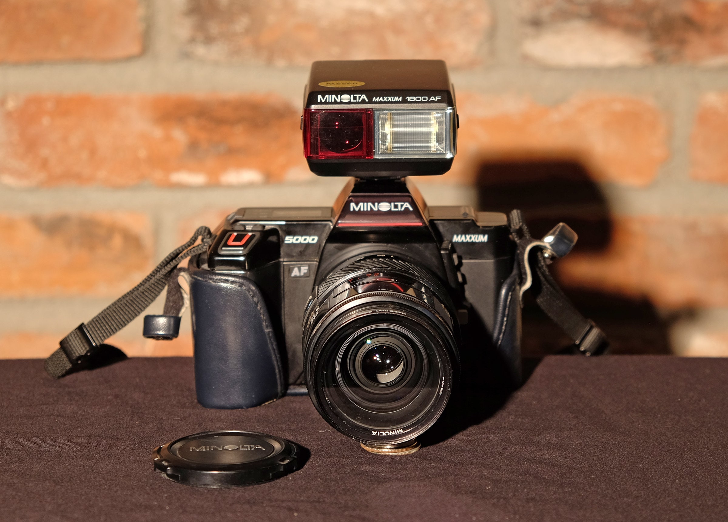 Minolta Maxxum 5000 SLR 35mm Film Camera With 2885mm Zoom Lens and
