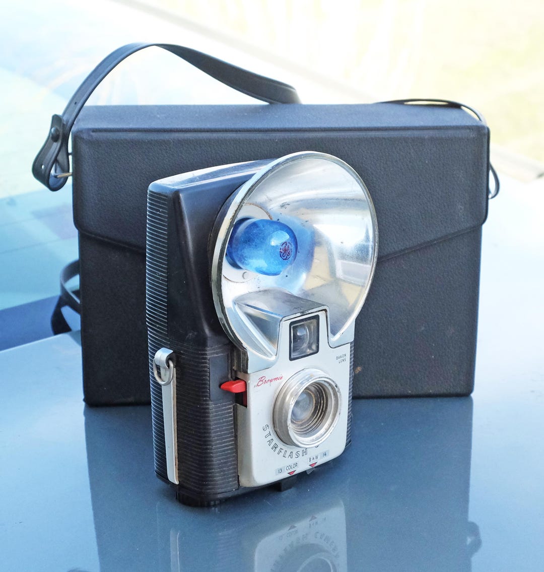 Vintage 1950's - 60's Brownie Starflash 127 Roll Film Camera With Case ...