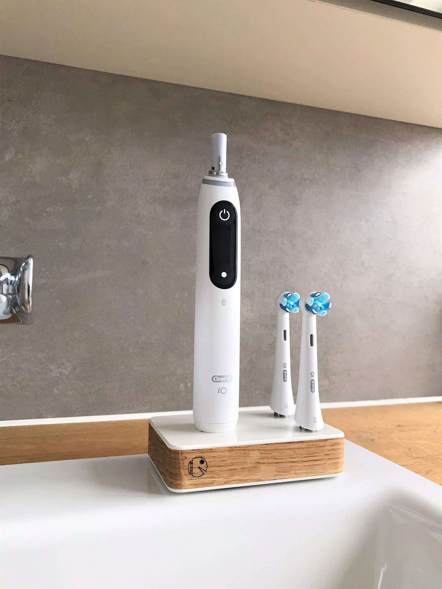 Halter Olivia White / Black für Oral-B iO elektrische Zahnbürste 