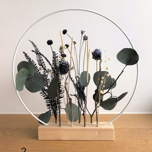 Flowerboard Steffi Trockenblumen Holz Ständer, Kranz Metallring gold / schwarz / weiß personalisierbar mit Blumen-Set 2