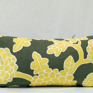 Dahlia Designer Pillow Thibaut