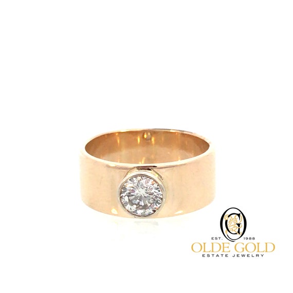Estate Wide 8mm Gold .77ct Diamond Solitaire Band… - image 3