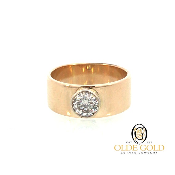 Estate Wide 8mm Gold .77ct Diamond Solitaire Band… - image 2