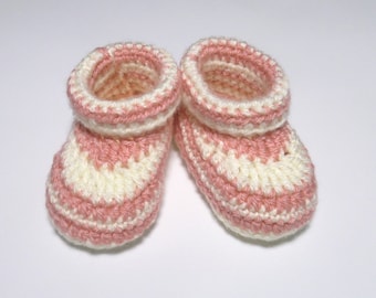 Crochet Baby Booties Pattern | size from 0 to 1 year