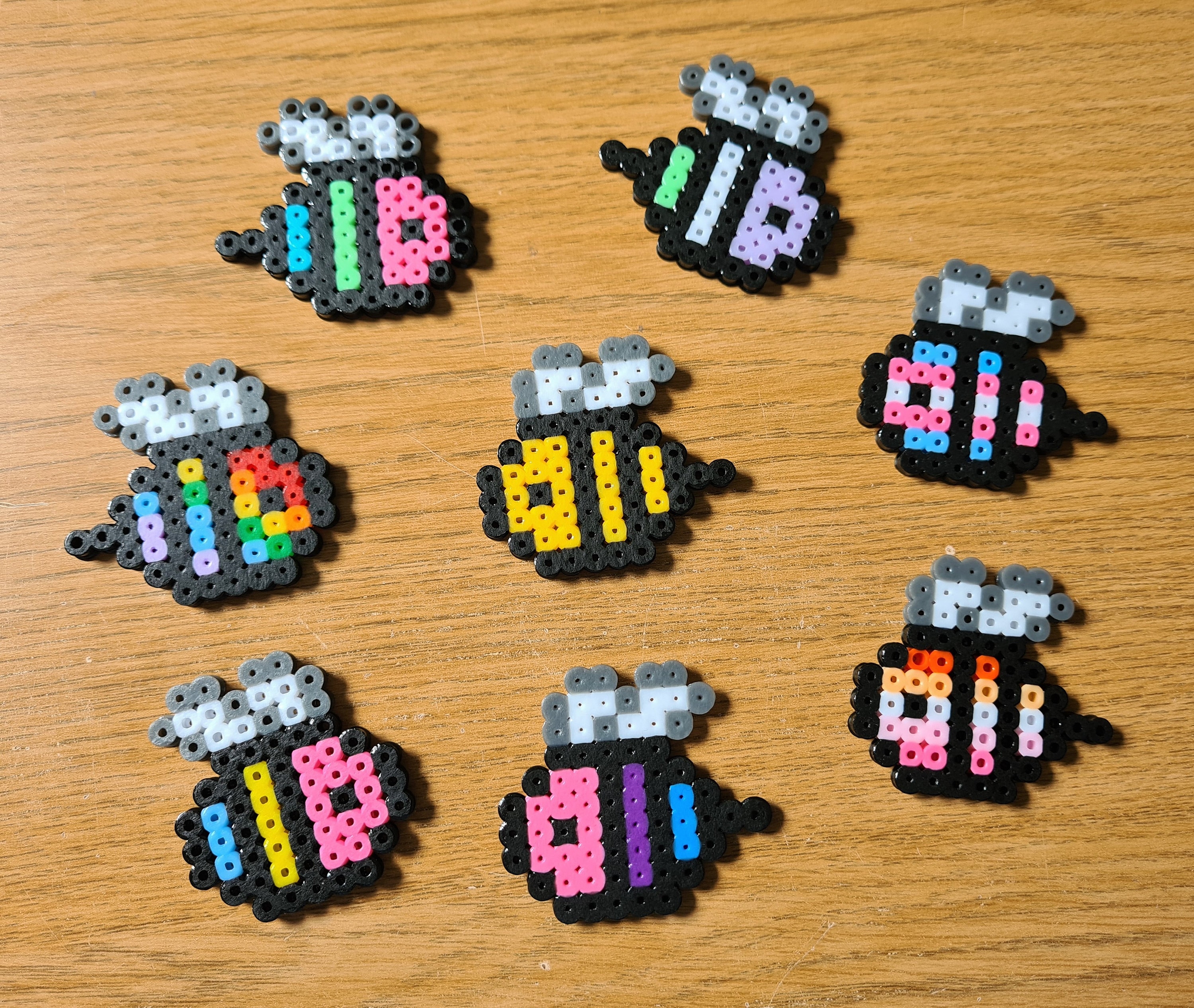 Pixel Bee 8bit Rainbow Pride Lgbt Bees Magnet Keychain Etsy 日本