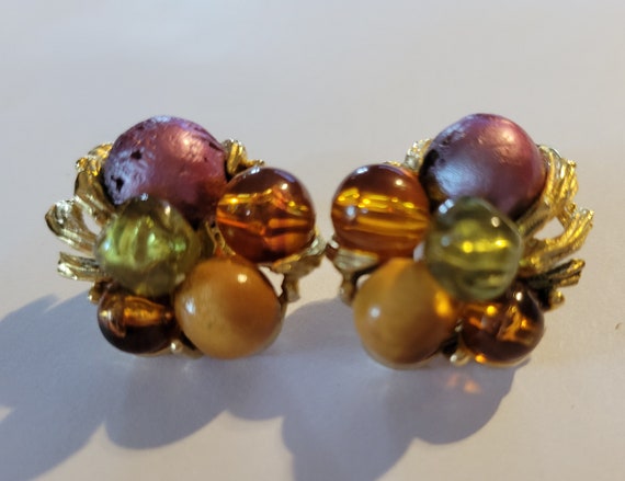 Vintage ART cluster bead clip earrings - image 4