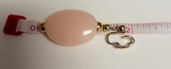 Vintage Trifari pink plastic drop clip earrings - image 9