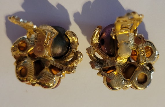 Vintage ART cluster bead clip earrings - image 5