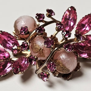 Vintage Pink Rhinestone Pin/Brooch