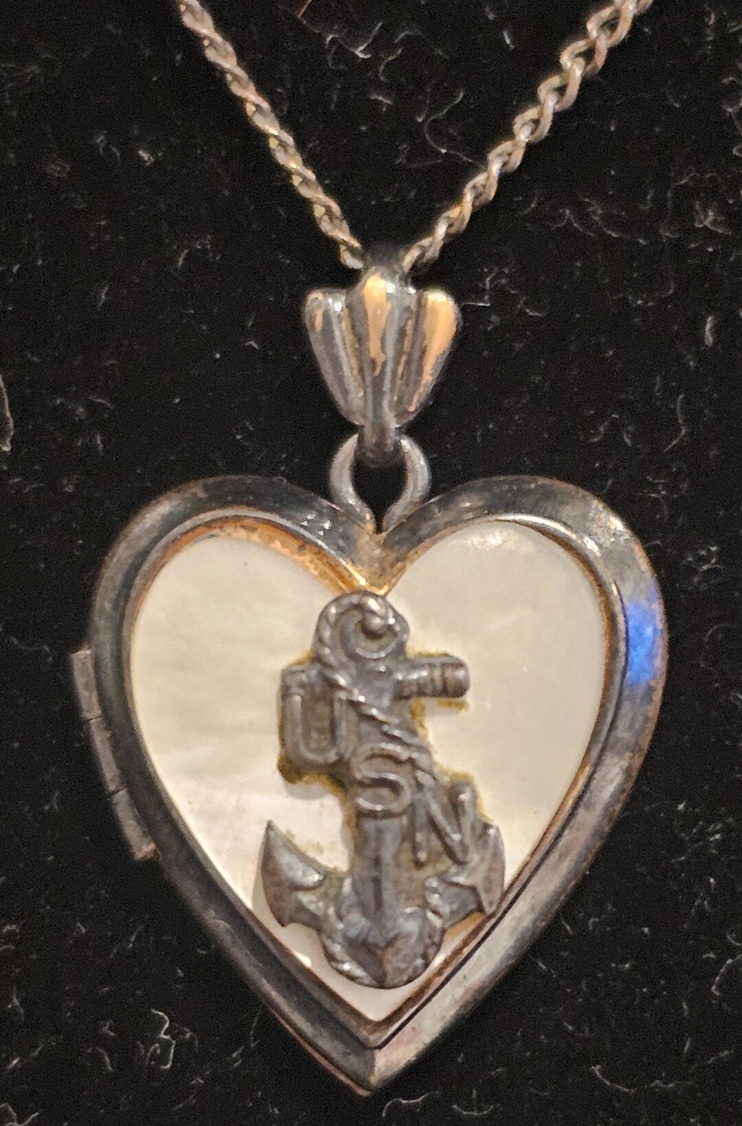 Vintage WW2 USN Sweetheart Locket: Mother of Pearl Heart, Gold
