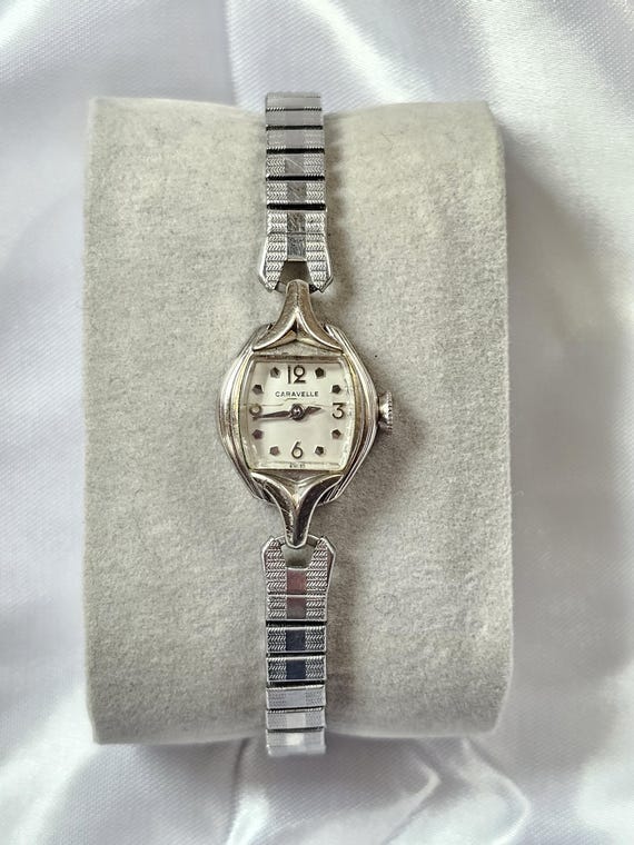 Vintage 1975 Caravelle 7 Jewels Women display picture 2